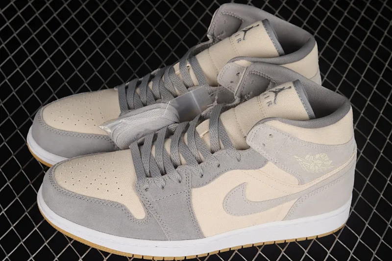 All categories Air Jordan Jordan series basketball shoes Air Jordan 1 Mid G version pure original Air Jordan 1 Mid AJ1 Joe 1 coconut milk color mid-top basketball shoes DN4281-100